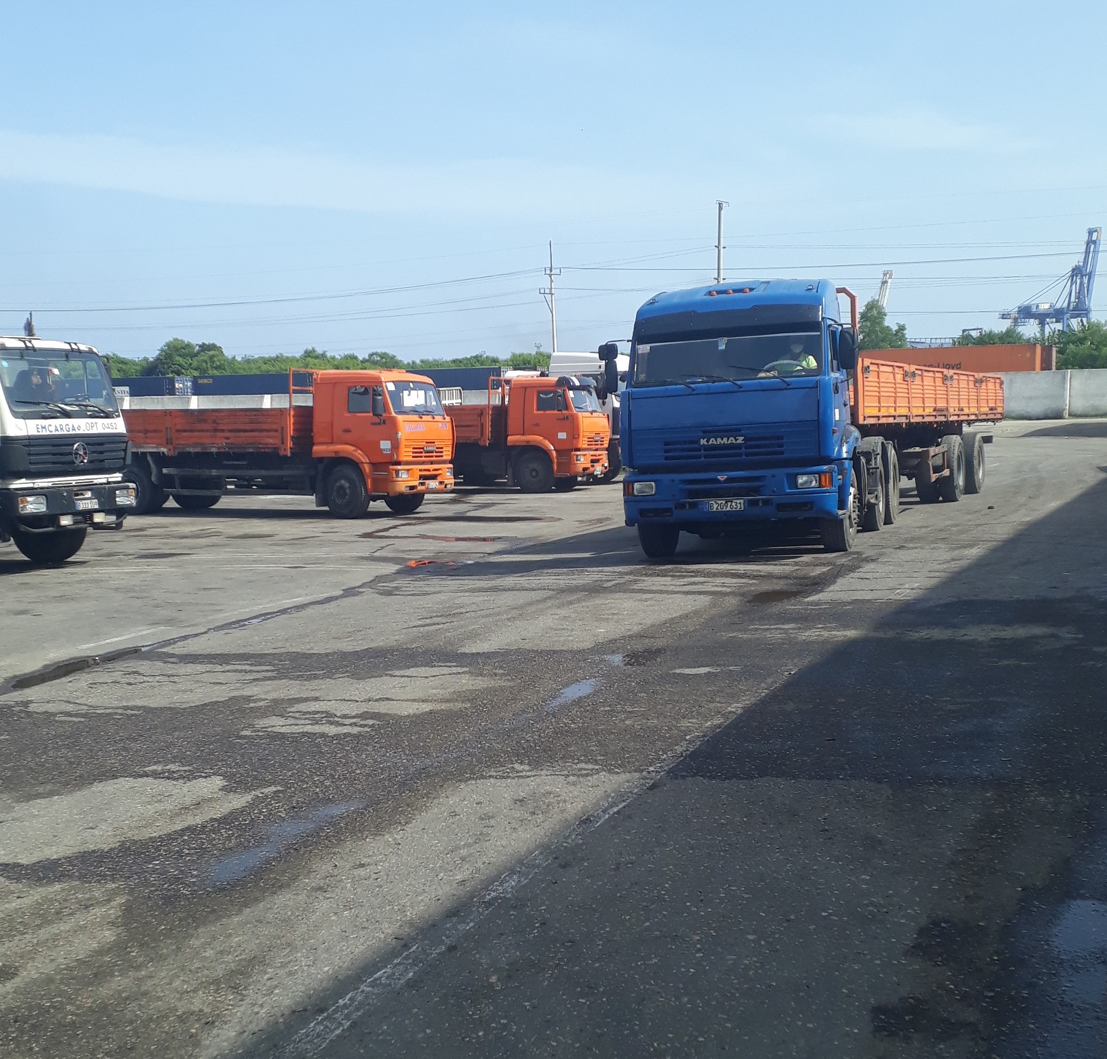 Emcarga en la 1era linea de la Batalla Económica e Ideológica Emcarga en la 1era linea de la Batalla Económica e Ideológica